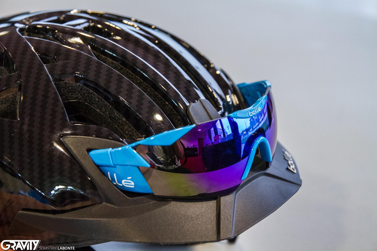 Silberner Motorrad Helm mit offenem Gesicht Schnallenverschluss zum 
